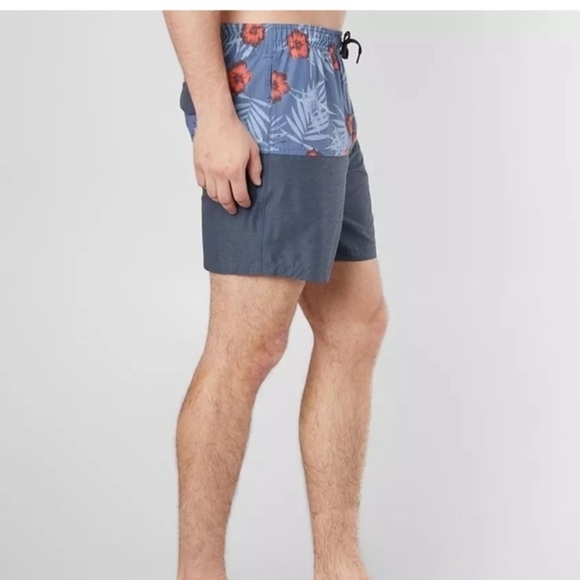 Veece Springer Floral Stretch
Boardshort - Men's Swimwear size XLARGE - Picture 2 of 12